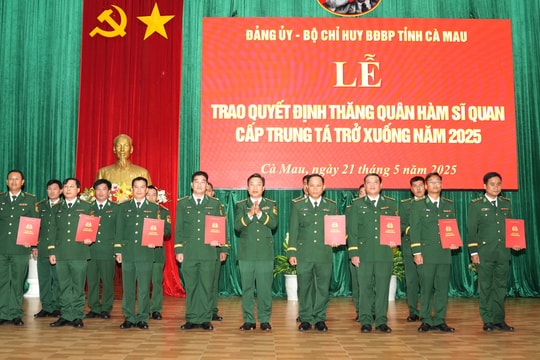 Hơn 60 sĩ quan BĐBP Cà Mau được thăng quân hàm