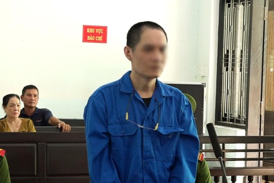 Mang dao đến chém thông gia vì con gái bị la mắng