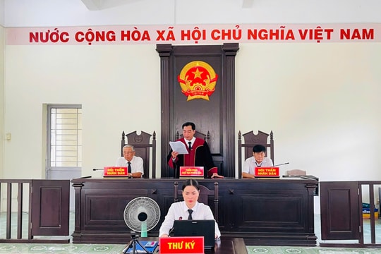 Tòa án huyện Mỹ Tú xét xử trực tuyến 2 vụ án