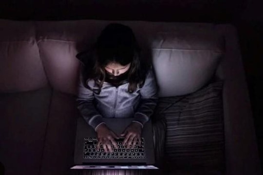 “Yêu râu xanh” nhắm vào việc xâm hại trẻ em qua việc chơi game online