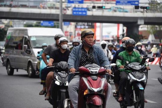 TP.HCM đề xuất chuyển đổi 400.000 xe xăng sang xe điện