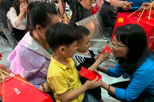 Đề xuất phụ nữ có 2 con ở khu công nghiệp, khu chế xuất được hỗ trợ NƠXH