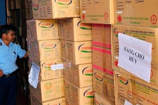 Phát hiện kho chứa gần 12.000 lon sữa bột nghi không rõ nguồn gốc