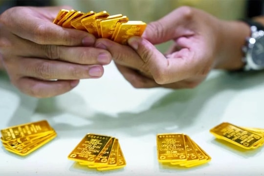 Giá vàng hôm nay 24/5: Giao dịch quanh mốc 121 triệu đồng/lượng