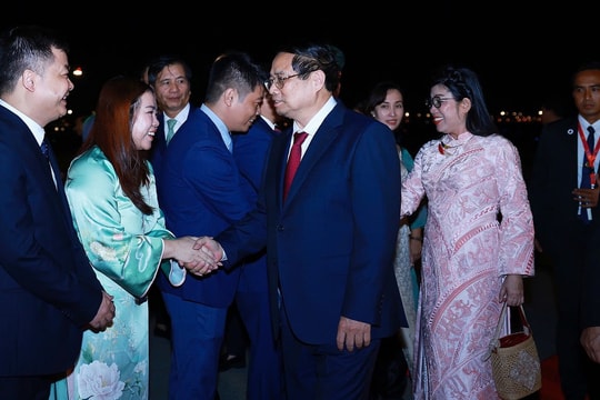 Thủ tướng Phạm Minh Chính tới Kuala Lumpur, bắt đầu thăm Malaysia và dự Hội nghị Cấp cao ASEAN