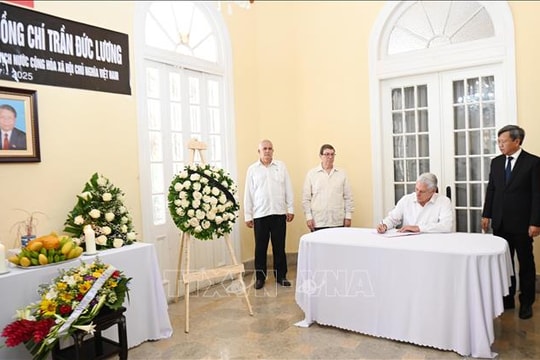 Cộng đồng người Việt, bạn bè Cuba và quốc tế thương tiếc nguyên Chủ tịch nước Trần Đức Lương