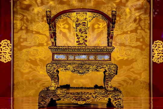 Phó Thủ tướng chỉ đạo xử lý vụ "Ngai vua triều Nguyễn" bị phá hoại