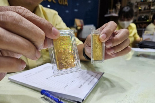 Giá vàng hôm nay 26/5: Rớt cả triệu đồng mỗi lượng