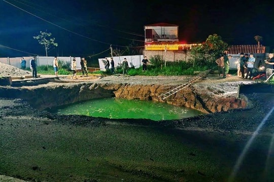 Người đi xe máy mất tích sau khi lao xuống hố tử thần tại Bắc Kạn