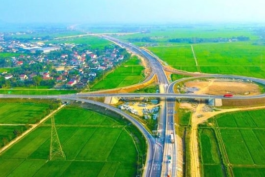 Bộ Xây dựng ra công điện hỏa tốc về phân cấp, phân quyền tối thiểu 50% nhiệm vụ