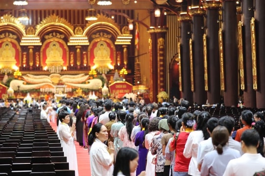 Hơn 1 triệu lượt người đến chiêm bái xá lợi Đức Phật tại Yên Tử