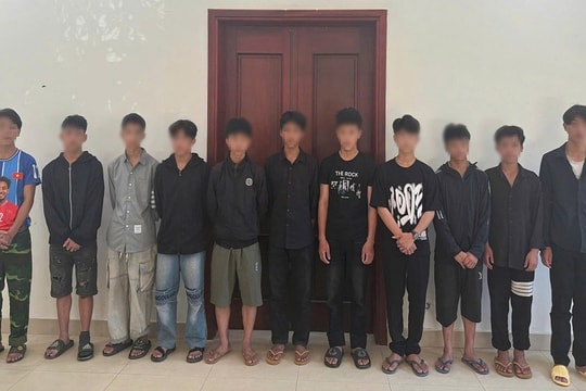 Khởi tố nhóm thanh niên mang dao kiếm đi giải quyết mâu thuẫn