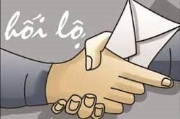 Truy tố nhóm bị can môi giới, đưa và nhận hối lộ để làm nhanh giấy tờ đất