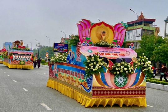 Hình ảnh cung rước xá lợi Đức Phật về Hưng Yên