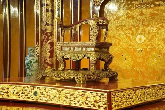 Đề nghị thành lập Hội đồng đánh giá, tu sửa bảo vật quốc gia Ngai vua triều Nguyễn