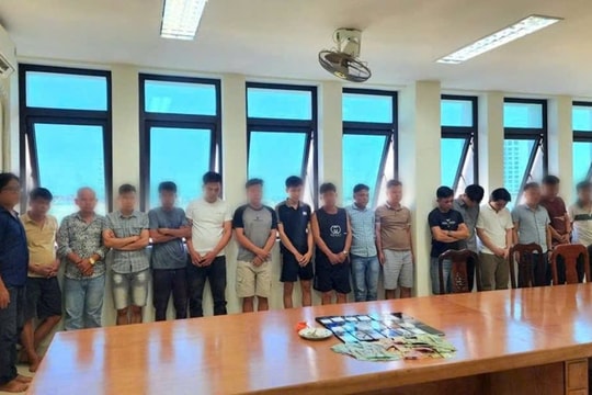 Bắt quả tang 17 đối tượng đánh bạc bằng hình thức xóc đĩa