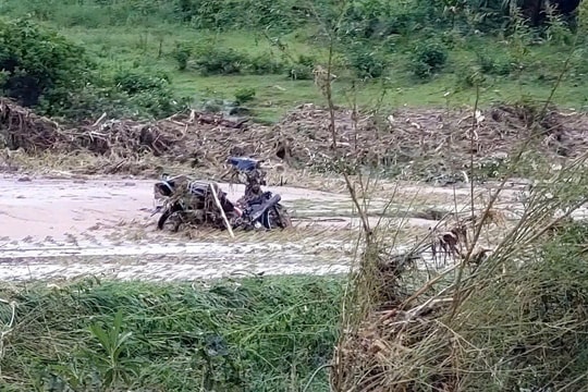 Lũ quét trong đêm, nhiều tài sản bị cuốn trôi