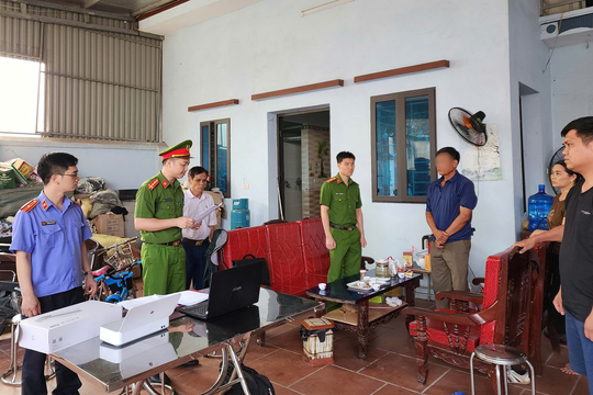 Bắt nguyên Chủ tịch xã có hành vi lợi dụng chức vụ