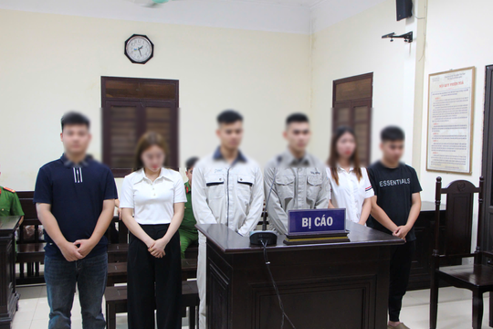 Dừng xe sang tạo dáng chụp ảnh giữa đường, Hải "idol" lĩnh án