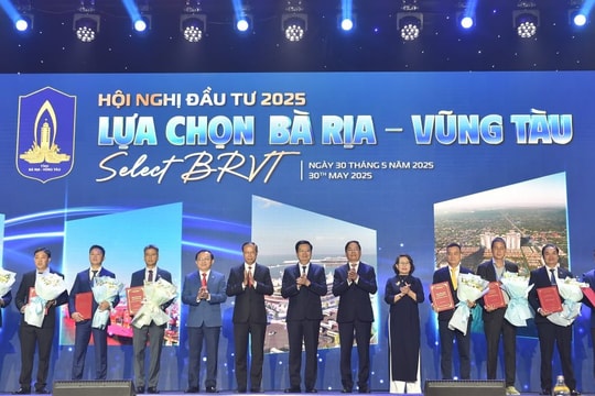 Bà Rịa - Vũng Tàu trao giấy chứng nhận, mở rộng dự án cho 53 doanh nghiệp