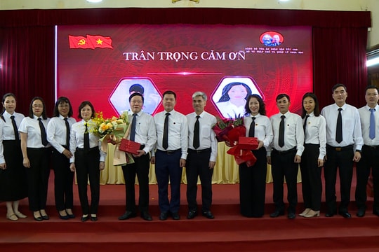 Tin tưởng tuyệt đối vào đường lối lãnh đạo của Đảng