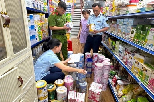 Phát hiện hàng trăm hộp sữa bột trẻ em nhập lậu