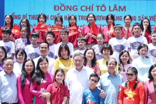 Tổng Bí thư Tô Lâm thăm các trường học chuyên biệt trên địa bàn Hà Nội