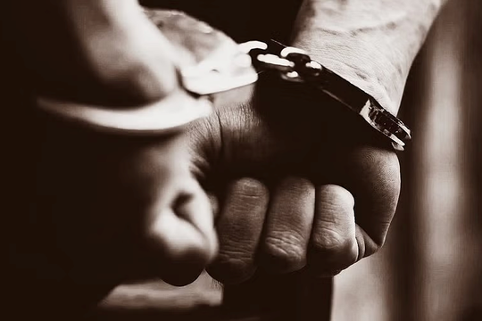 Cặp đôi sống thử sát hại 2 đứa con sơ sinh