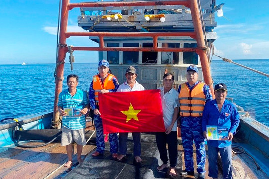 Tuyên truyền Luật Cảnh sát biển đến các cơ quan, đơn vị và người dân