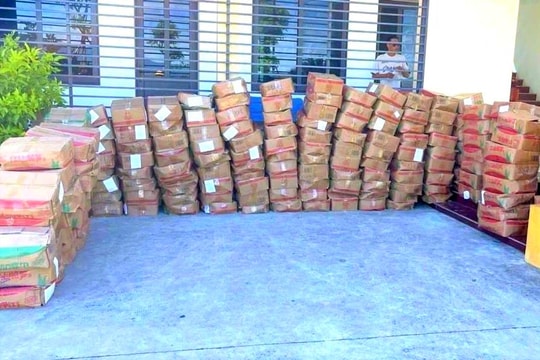 Phát hiện xe khách chở gần 112 nghìn gói măng tẩm không rõ nguồn