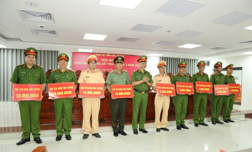 Chủ tịch UBND tỉnh Sóc Trăng gửi thư khen Công an tỉnh