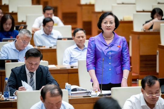 Cán bộ, công chức cấp tỉnh, huyện điều động về xã được giữ nguyên lương, phụ cấp