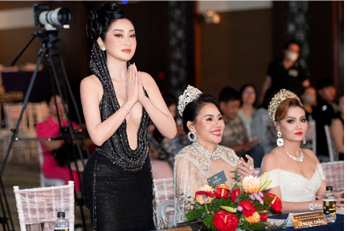Phụ nữ đẹp nhất khi biết lan tỏa