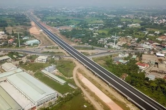 Tháo gỡ khó khăn tại 2 dự án đường cao tốc
