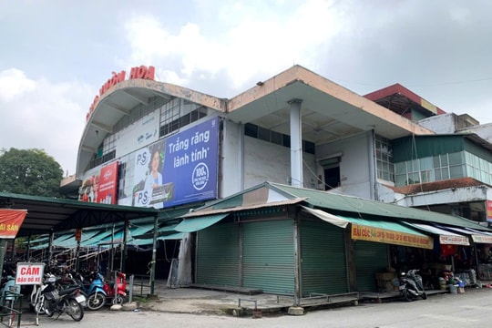 Tiểu thương đóng cửa vì sợ bị kiểm tra: Giờ của sự thật