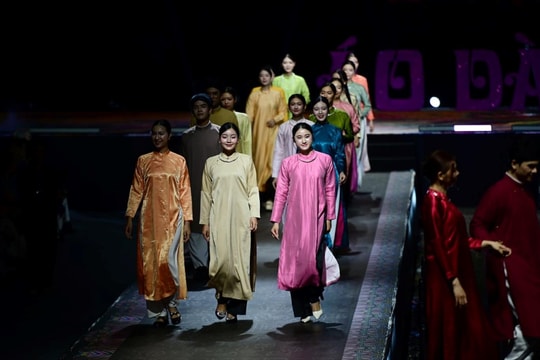 Khai mạc Tuần lễ Áo dài cộng đồng: Tôn vinh vẻ đẹp trường tồn của tà áo Việt