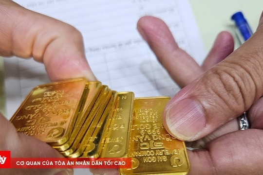 Giá vàng đột ngột giảm mạnh, nhà đầu tư lo lắng