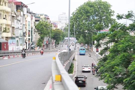 Hình ảnh đường phố Hà Nội trong kỳ thi tuyển sinh lớp 10