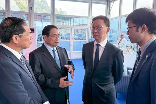 Thủ tướng Phạm Minh Chính gặp Phó Chủ tịch Trung Quốc Hàn Chính