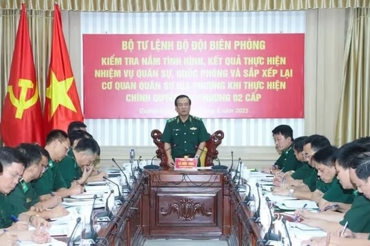 Đoàn kiểm tra số 1 BĐBP kiểm tra tình hình  thực hiện chính quyền địa phương 2 cấp