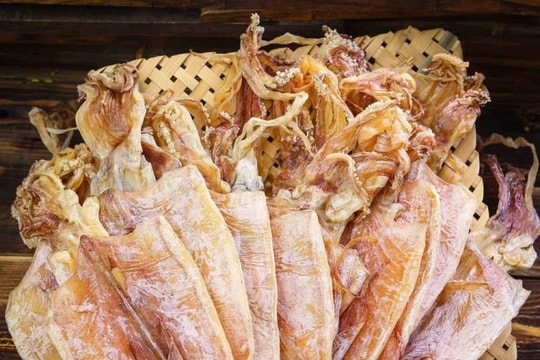 Mua mực khô online, người đàn ông bị lừa cả trăm triệu đồng