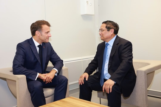 Thủ tướng Phạm Minh Chính hội kiến Tổng thống Pháp