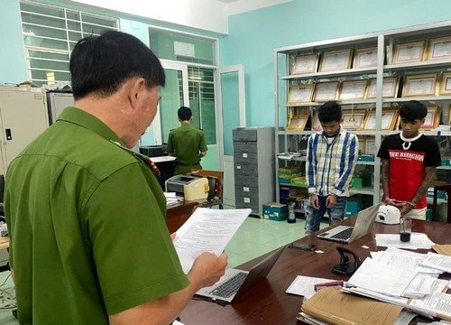 Sử dụng dao, kéo để giải quyết mâu thuẫn