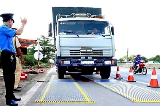 Vi phạm hàng loạt lỗi giao thông, một chủ xe bị xử phạt hơn 120 triệu đồng