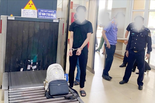 Hải quan Mộc Bài bắt giữ đối tượng vận chuyển gần 2kg ma túy