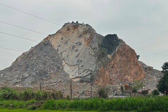 Công an vào cuộc vụ người đàn ông bị đá đè dẫn tới tử vong