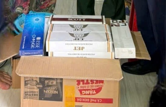 Phát hiện hàng trăm bao thuốc lá không rõ nguồn gốc