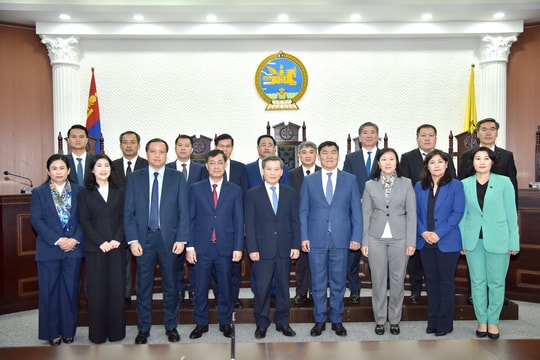 Chánh án Lê Minh Trí kết thúc tốt đẹp chuyến thăm, làm việc tại Mông Cổ