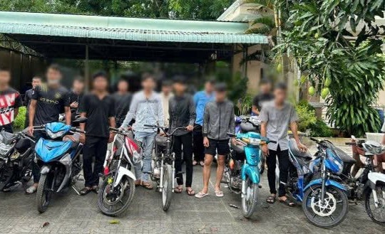 Khởi tố 9 đối tượng đua xe trái phép