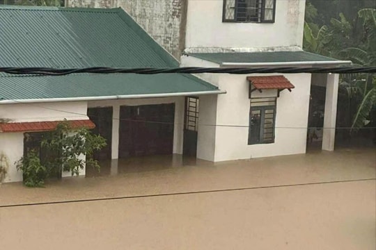 Mưa lớn khiến nhiều nơi ở Quảng Nam ngập nặng